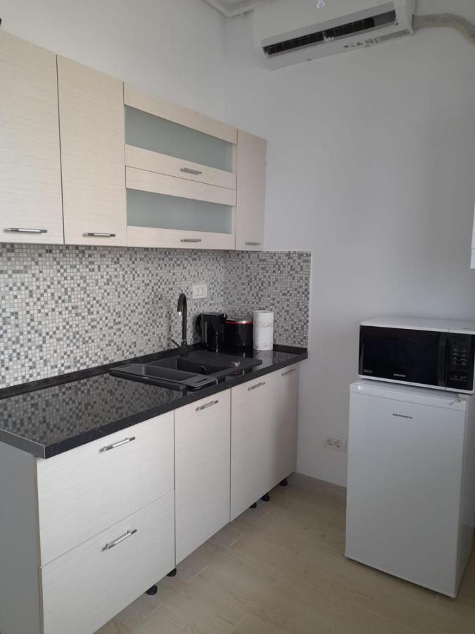 Joe Studio Apartment Mamaia Exterior photo
