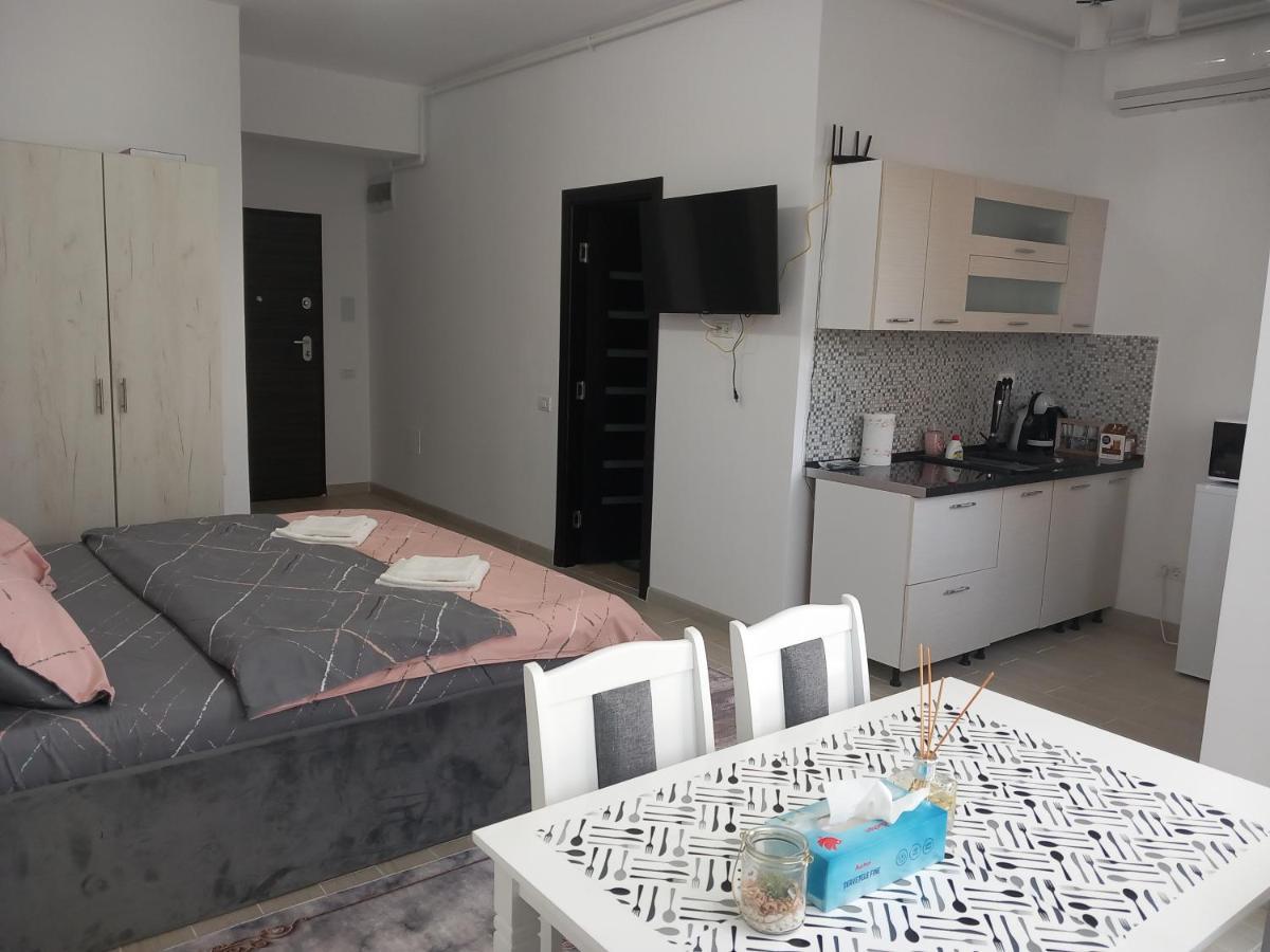 Joe Studio Apartment Mamaia Exterior photo
