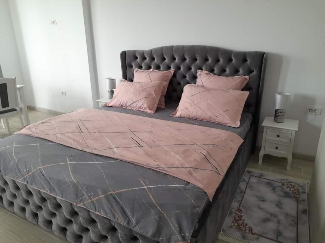 Joe Studio Apartment Mamaia Exterior photo